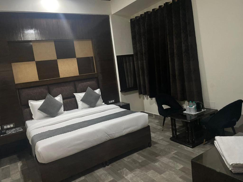 Hotel Radiance Delhi  Extérieur photo