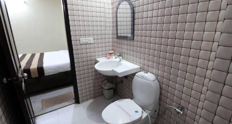 Hotel Radiance Delhi  Extérieur photo