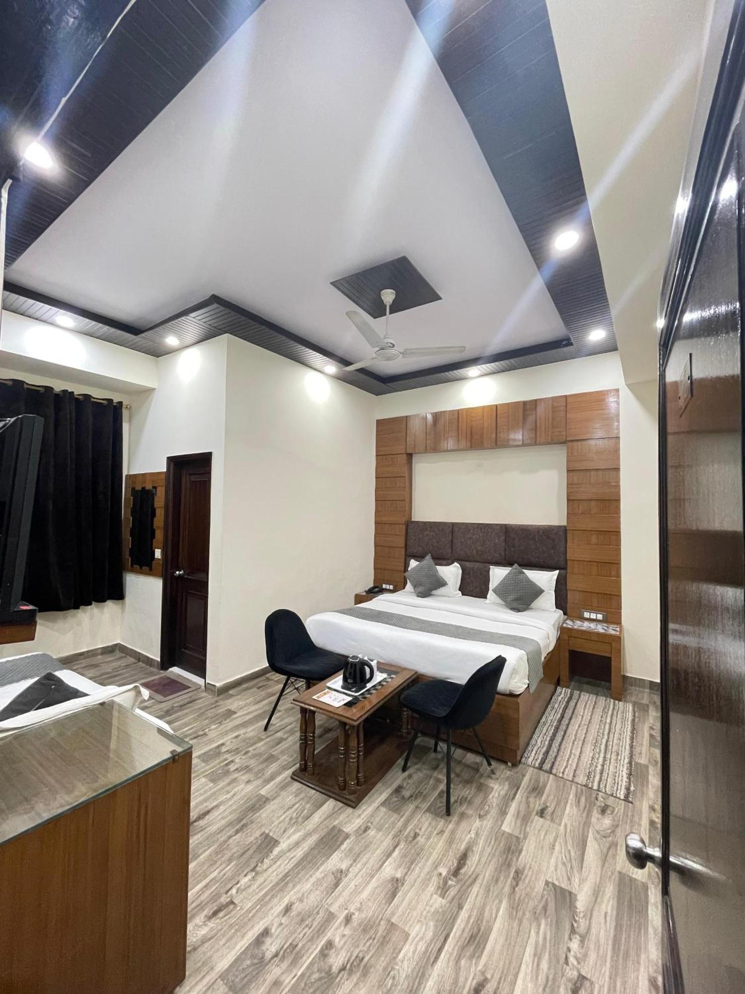 Hotel Radiance Delhi  Extérieur photo
