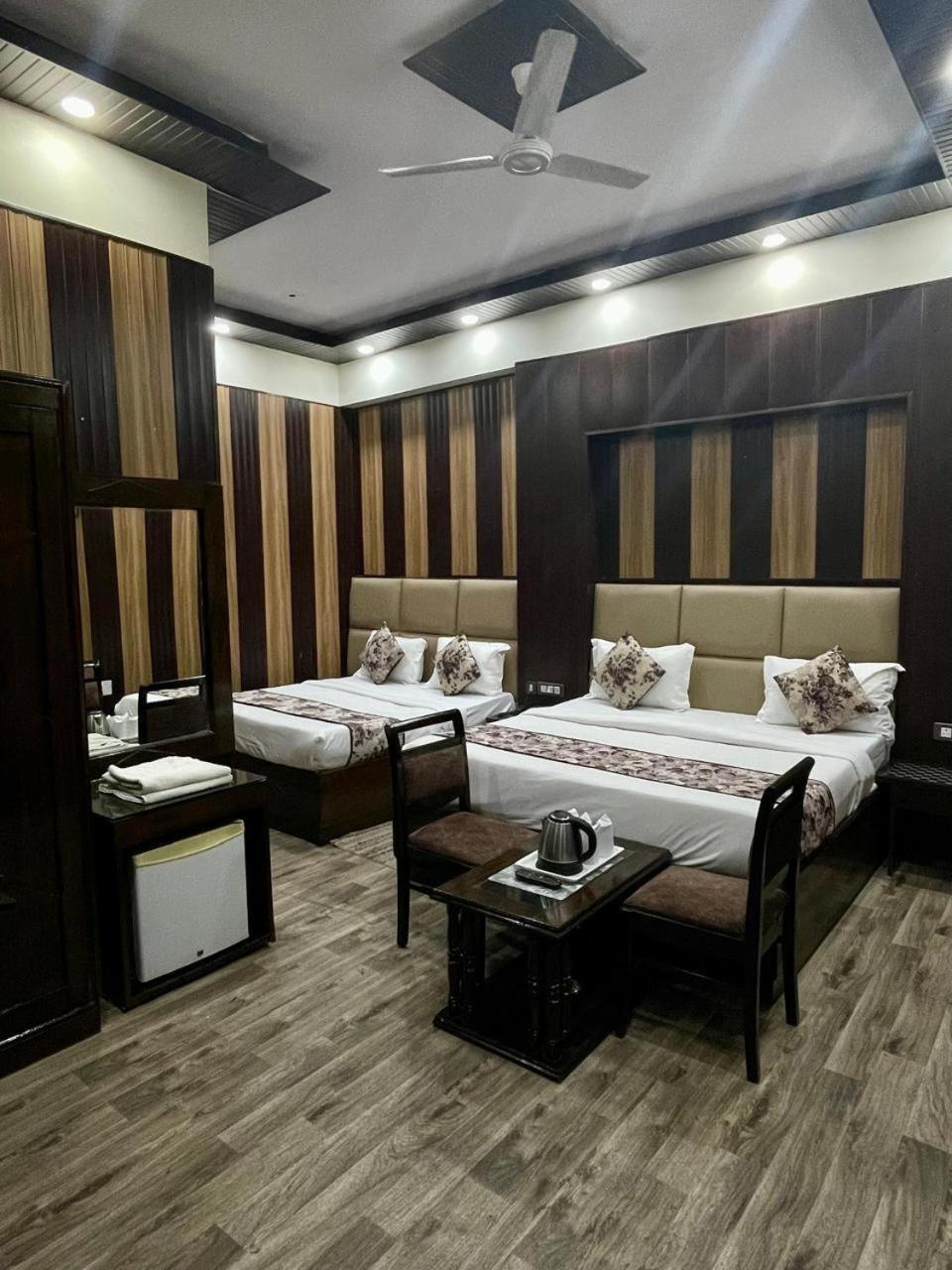 Hotel Radiance Delhi  Extérieur photo