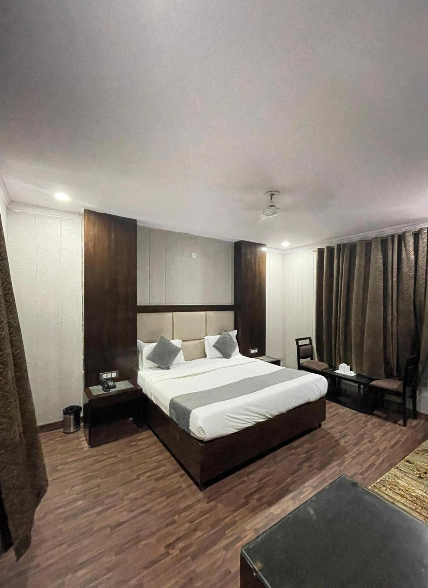 Hotel Radiance Delhi  Extérieur photo