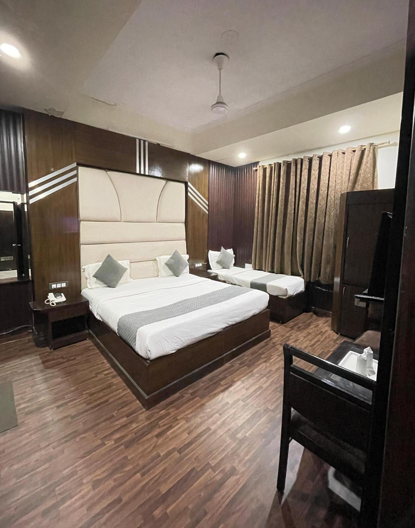 Hotel Radiance Delhi  Extérieur photo